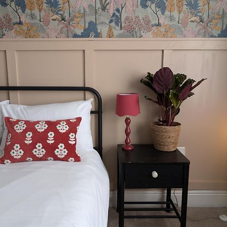 Rooms At The Rosebery NWI Extérieur photo
