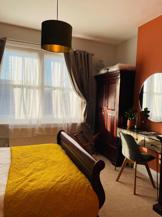 Rooms At The Rosebery NWI Extérieur photo